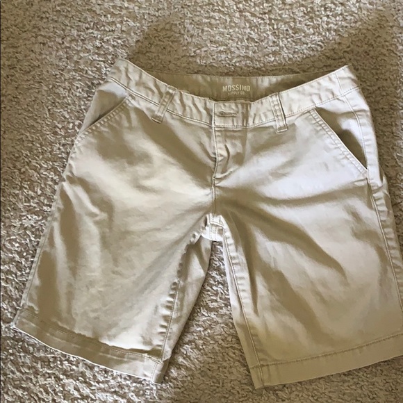 Khaki Shorts - brand new condition - Picture 1 of 3